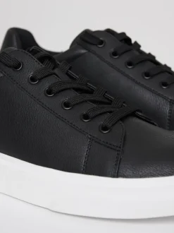 Baskets Threadbare Court