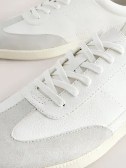 Blanc - Baskets élégantes et décontractées à lacets avec bordure en daim