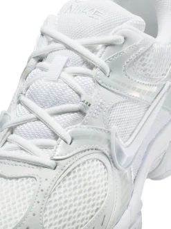 Blanc - Baskets Nike V5 Tapis de couches