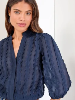 Bleu marine - Lipsy Chemise à manches courtes à col grand-père en tissu 3D