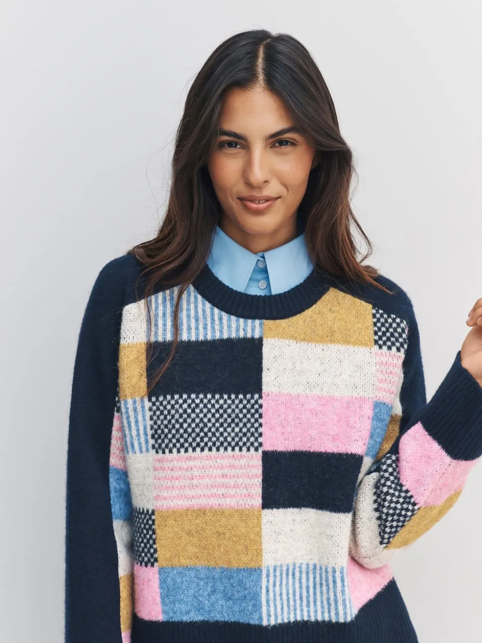 Bleu marine multicolore patché - Pull en maille à col rond en laine