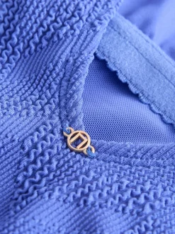 Bleu texturé bleuet - Maillot de bain gainant à encolure dégagée