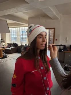 Bonnet brodé Never Fully Dressed