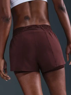 Bourgogne Crush - Nike Dri-FIT One Mid Rise 3 Inch 2-en-1 Shorts