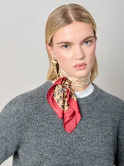 Écharpe marron Aela à imprimé serpent