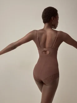 Chocolat Nude - Body en dentelle à coupe ferme et contrôle du ventre
