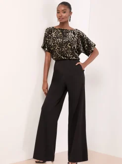 Combinaison Lipsy sans manches à col bénitier imprimé léopard