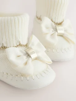 Crème - Chaussons en maille à bord festonné pour Bébé fille avec nœud