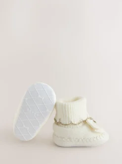 Crème - Chaussons en maille à bord festonné pour Bébé fille avec nœud
