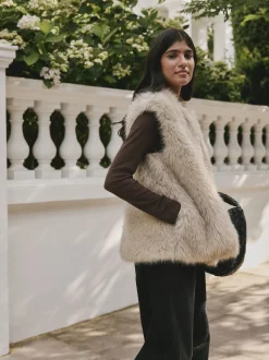 Crème - Veste sans manches en fausse fourrure