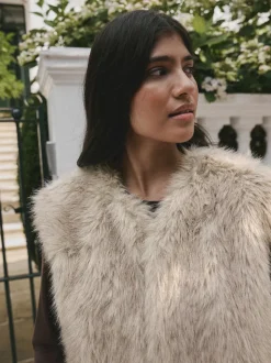 Crème - Veste sans manches en fausse fourrure