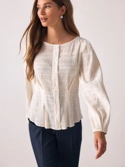écru - Chemisier texturé à col bateau et manches longues