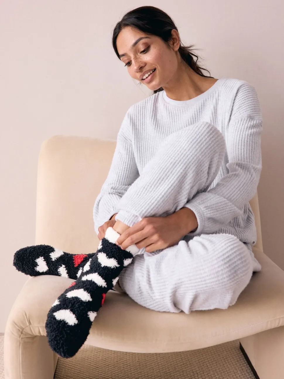 Cœurs rouges noir/blanc - Lot de 4 paires de chaussettes douillettes