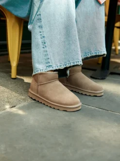 Daim taupe neutre - Bottes en fausse fourrure déperlantes