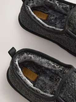 Gris - Chaussons fermés coupe large