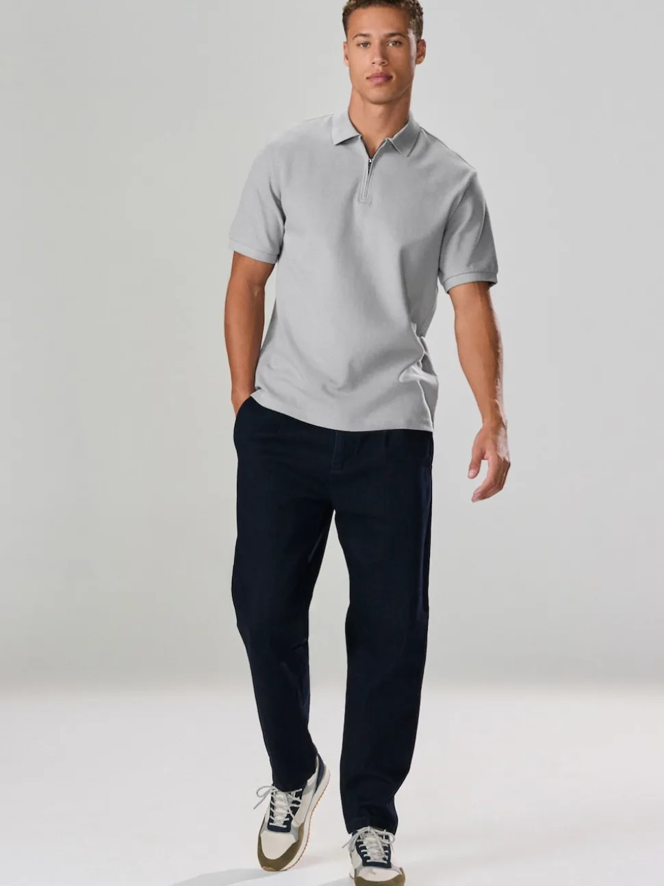 Gris - Polo texturé élégant à col zippé