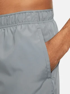 Gris clair - Nike short de course Dri-FIT Challenger 5 pouces doublé