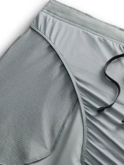 Gris clair - Nike short de course Dri-FIT Challenger 5 pouces doublé