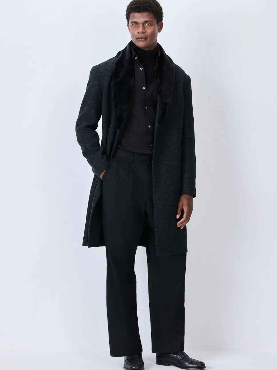 Gris de charbon de bois - Manteau Epsom à carreaux riches en laine avec revers bordé de fourrure