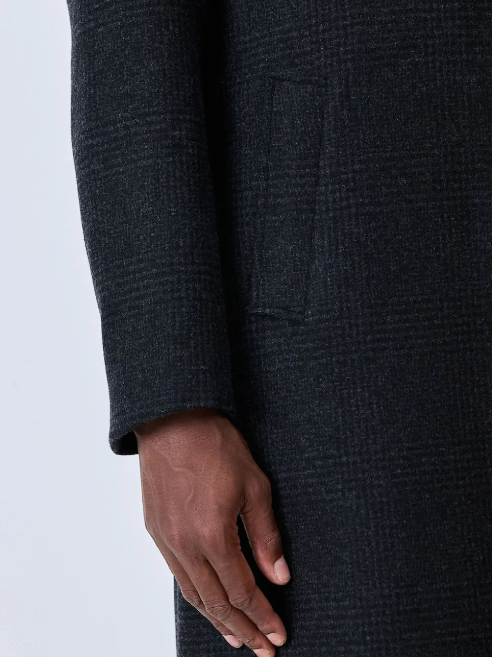 Gris de charbon de bois - Manteau Epsom à carreaux riches en laine avec revers bordé de fourrure