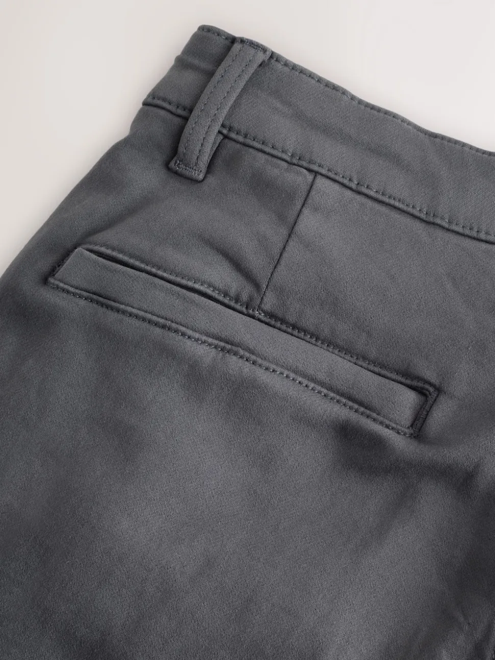 Gris de charbon de bois - Pantalon cargo coupe ajustée Motionflex stretch
