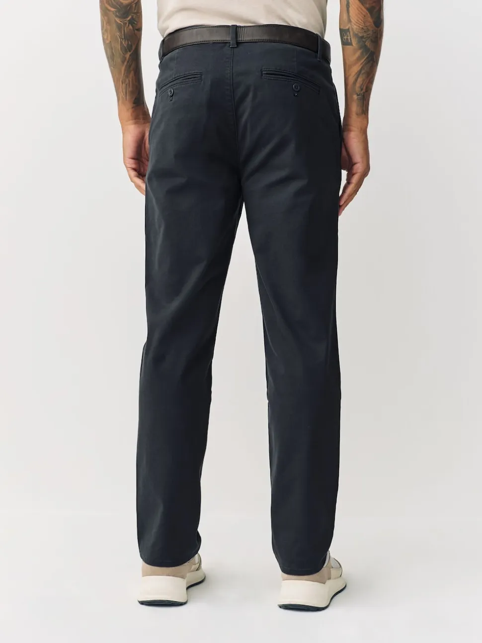 Gris de charbon de bois - Pantalon chino plissé doux au toucher ceinturé