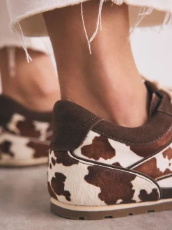 Imprimé vache - Baskets slim en cuir haut de gamme à lacets