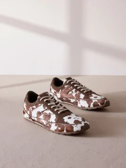 Imprimé vache - Baskets slim en cuir haut de gamme à lacets