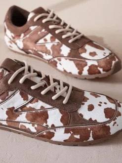 Imprimé vache - Baskets slim en cuir haut de gamme à lacets