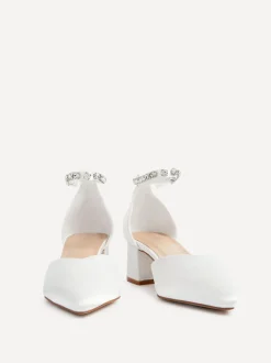 Linzi Mariage Jordanna Low Block Court talons With Embellished Ankle Strap