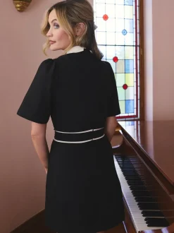 Love & Roses mini-robe à col brodé à fleurs en crêpe