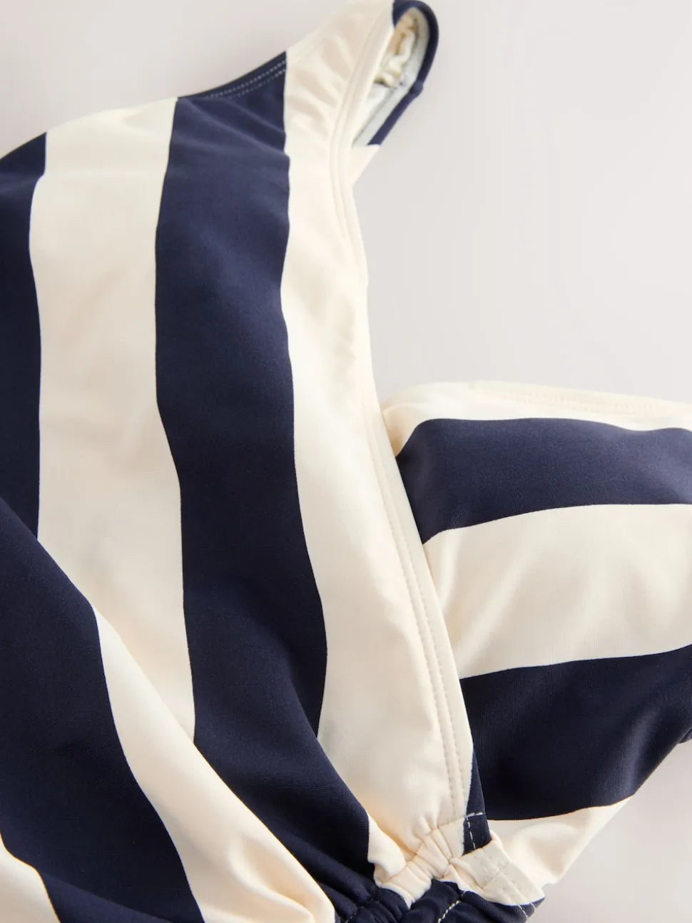 Marine/Crème - Maillot de bain gainant le ventre froncé