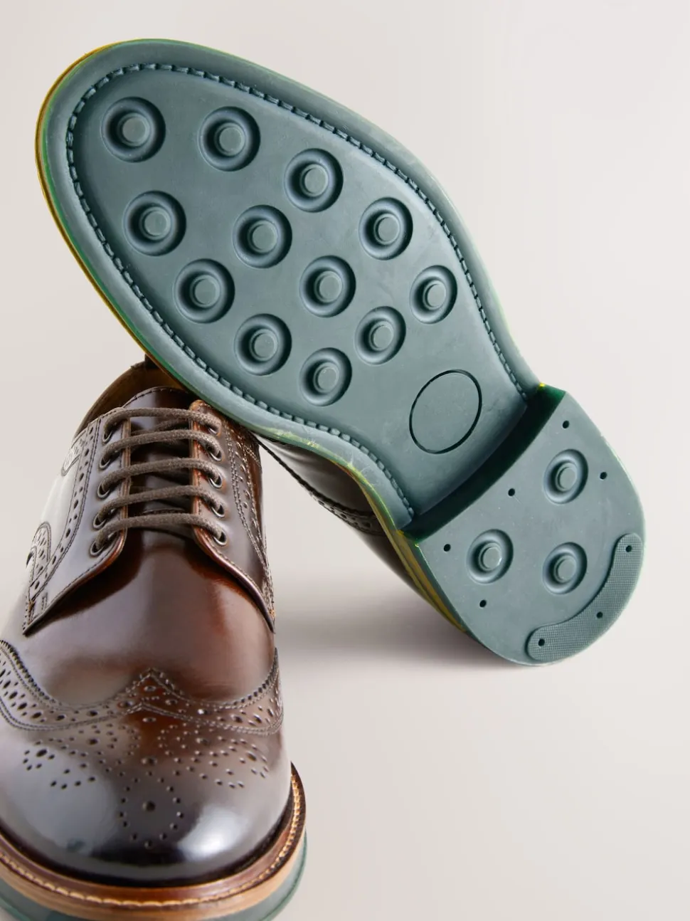 Marron - Coupe classique - Chaussures Brogues épaisses à semelle contrastante en cuir