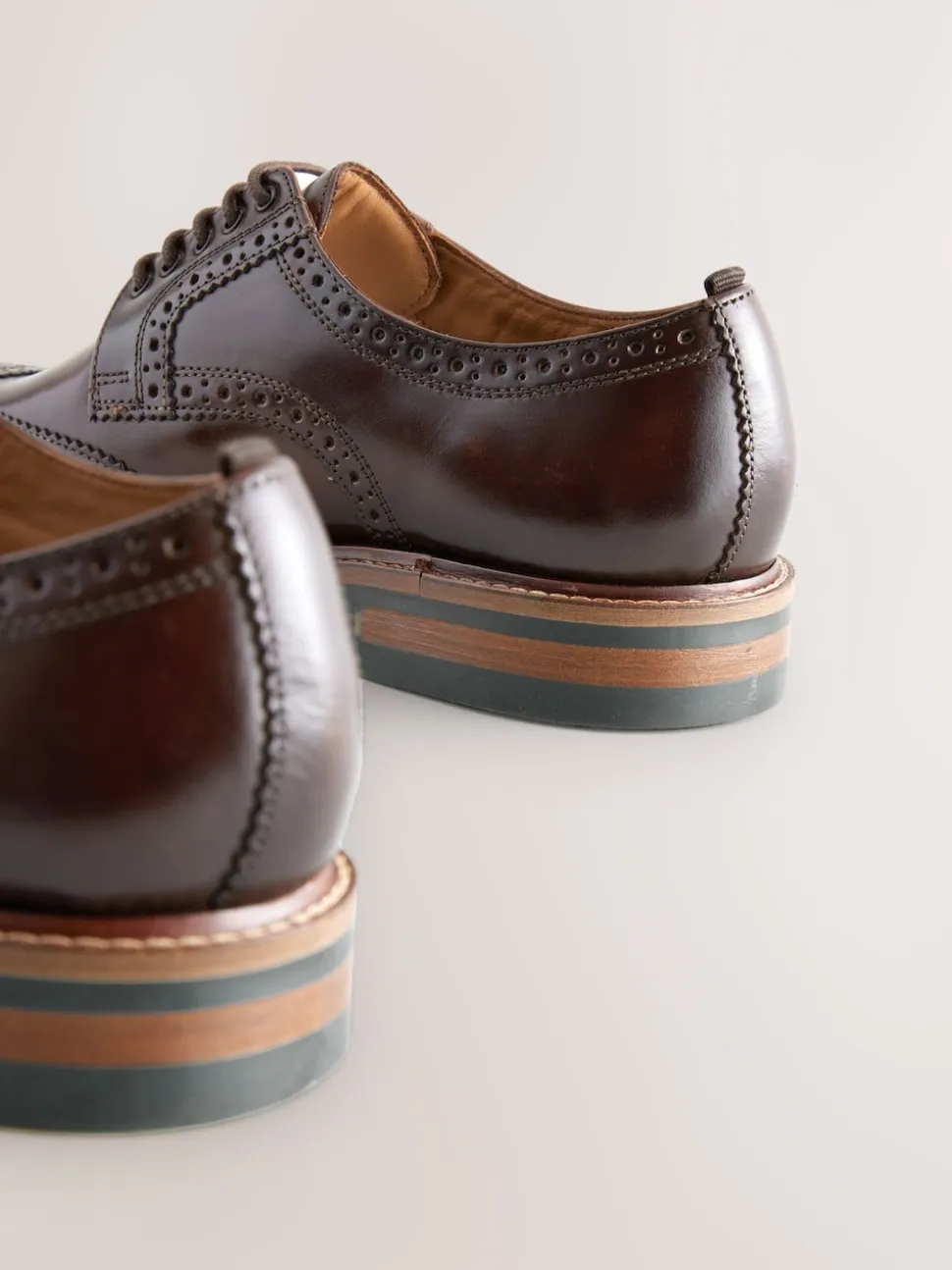 Marron - Coupe classique - Chaussures Brogues épaisses à semelle contrastante en cuir