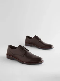 Marron - Coupe classique - Chaussures Derby en cuir avec semelle contrastante bleu marine