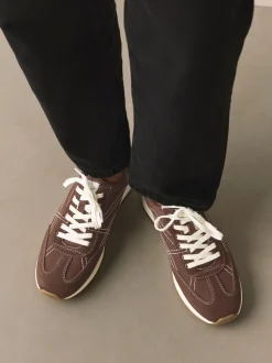 Marron chocolat - Baskets à lacets Forever Comfort® à empiècements