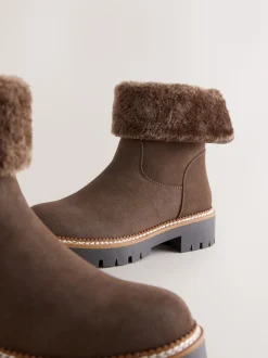 Marron chocolat - Bottines Forever Comfort® à poignets en fausse fourrure