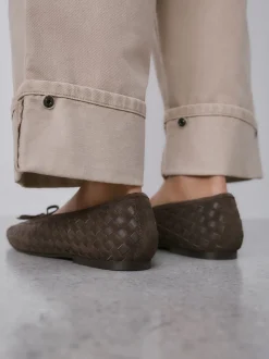 Marron chocolat - Chaussures plates tissées en cuir Forever Comfort®