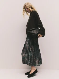 Marron chocolat à fleurs - Pull 2-en-1 en maille avec jupe mi-longue plissée