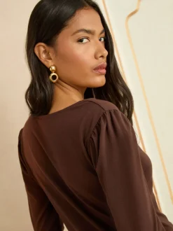 Marron chocolat - Haut Love & Roses en jersey à manches longues et col en V festonné