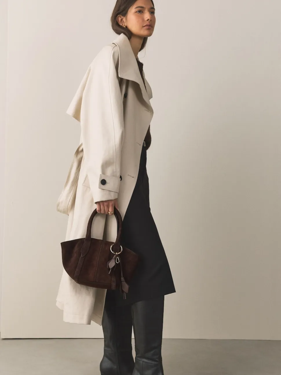 Marron chocolat - Sac à bandoulière avec breloque fleur en daim