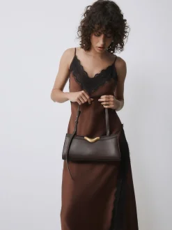 Marron chocolat - sac bandoulière avec détails de quincaillerie
