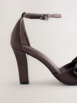 Marron chocolat - Sandales à talons carrés avec nœud en satin Forever Comfort®