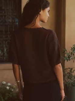 Marron chocolat - T-shirt fleuri à manches courtes et col rond