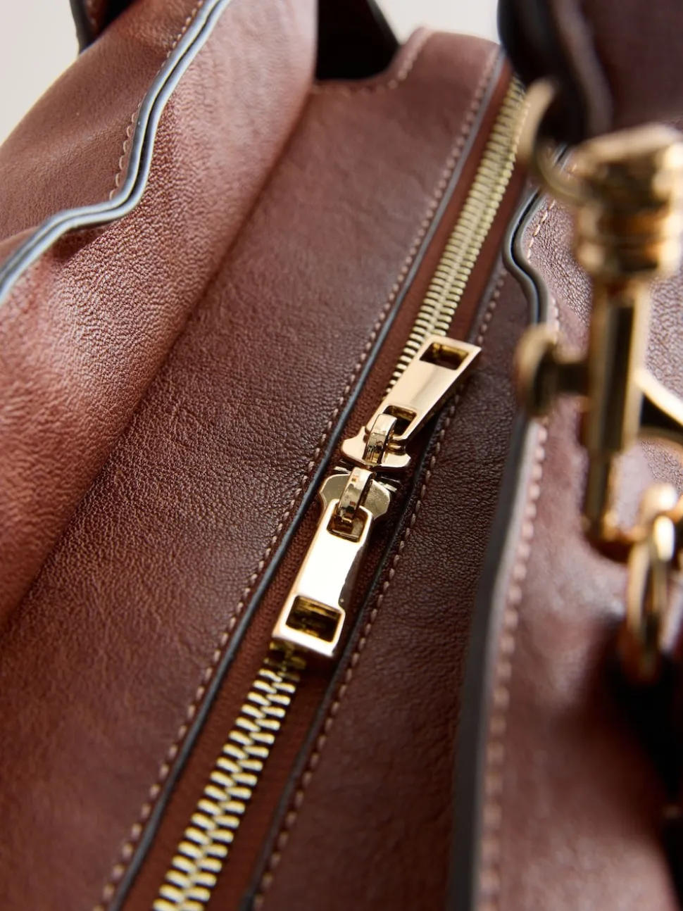 Marron fauve - Grand sac cabas avec breloques