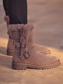 Marron mink - Bottes en fausse fourrure à double boucle