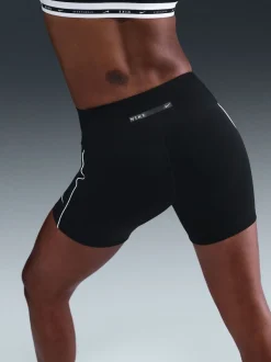 Nike Un short sans coutures de 5 pouces