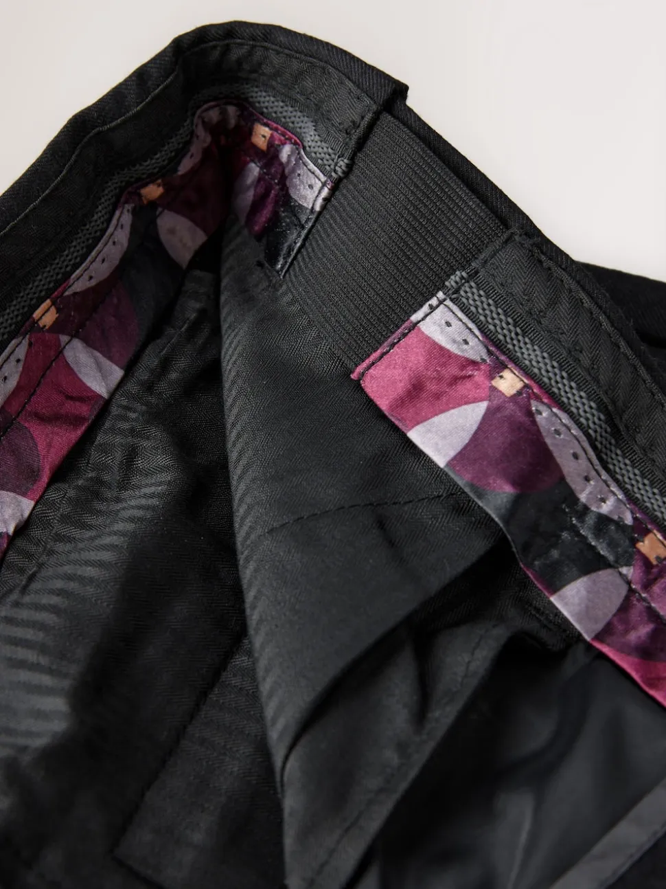 Noir - Ajustement régulier - Pantalons Signature en 100 % laine avec ceinture Motion Flex