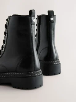 Noir - Bottines en cuir à semelle épaisse et lacets