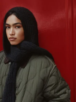 Noir - Écharpe à capuche en maille